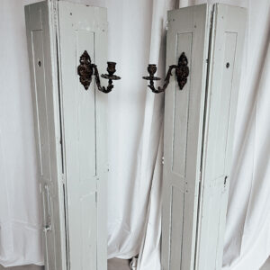 Volet ancien avec bougeoir