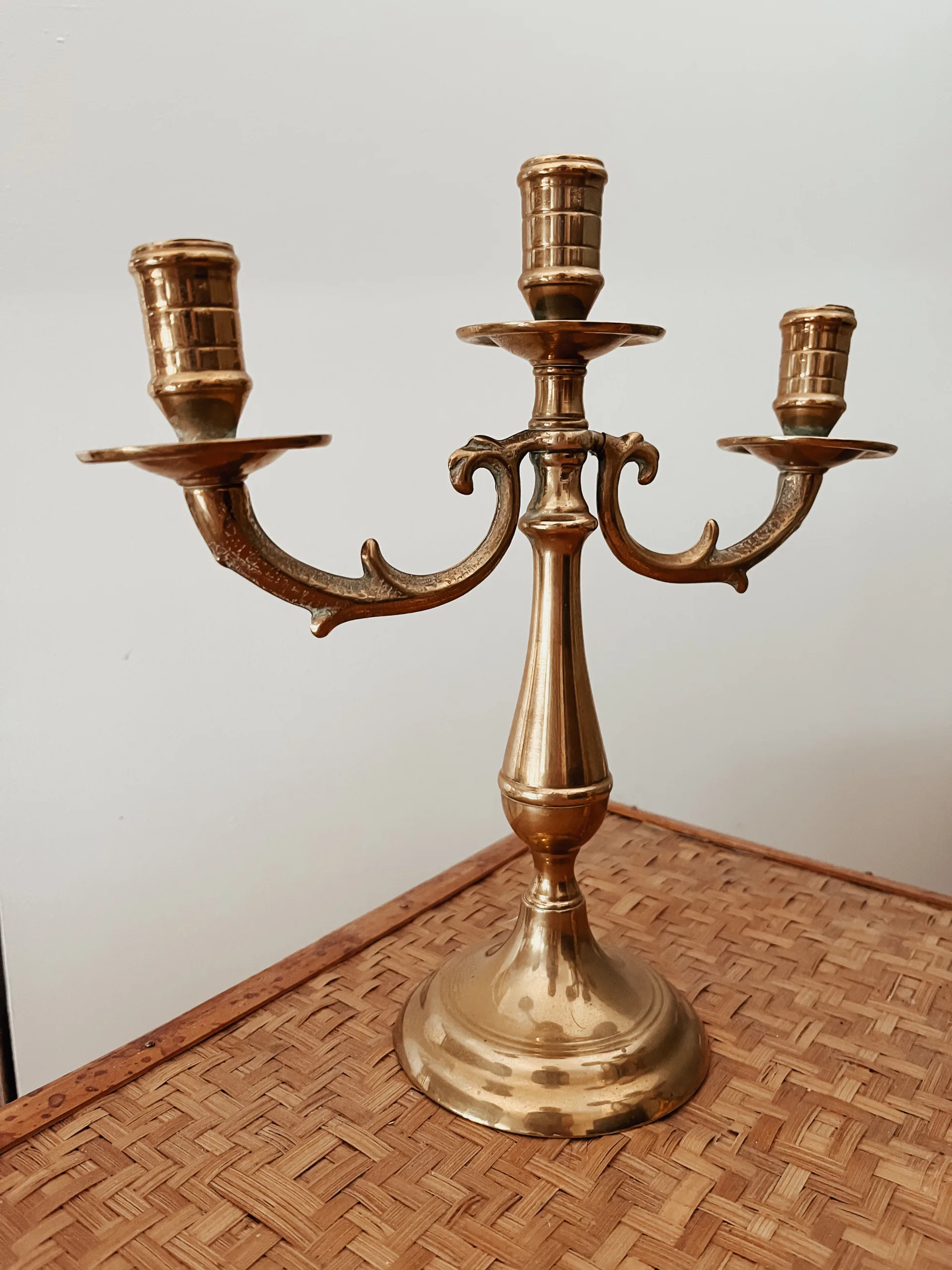 Chandelier doré – Image 4
