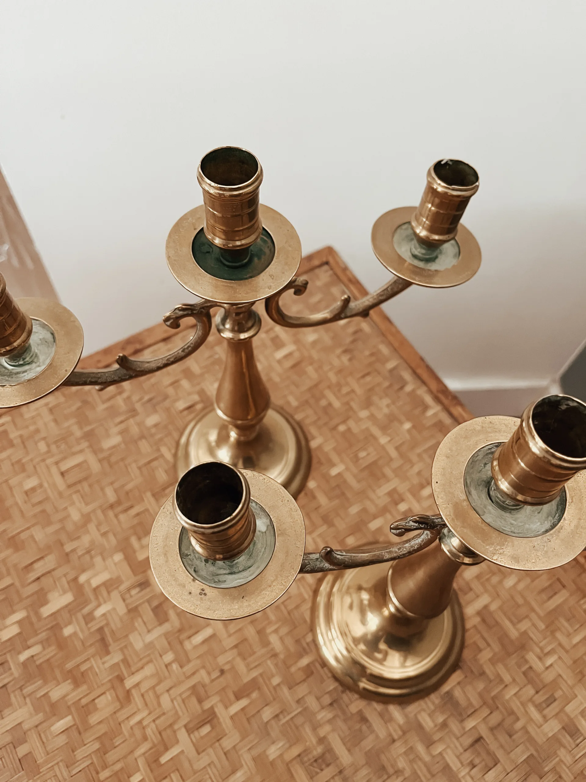 Chandelier doré – Image 2